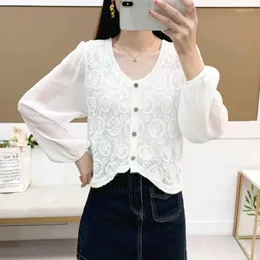 Frauenblusen Frauen Vintage Blumenspitze V-Ausschnitt Chiffon Top Elegant Hollow Out Long Sleeve Bluse Lady Frühling Sommer Casual Shirt täglich