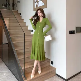 French Fashion Green Sticke Midi Dress for Women Vneck Single Breasted Ruffles Slim Sweater Party Autumn Winter 2024 240403