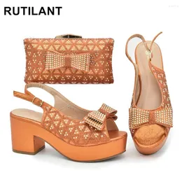 Kleiderschuhe Est Mode Italienisch und Bag Set Großhandel 2024 Orange Farbe für Hochzeitspumpen Matching Geldbörse Frauen Party