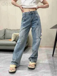 Frauen Jeans Designer hübsches Buchstaben bedrucktes Seitenloch zerrissene Jeans für Frauen dünne Sommer -Röhre waschen modische und schlanke personalisierte Hose AO5f