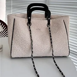 Lüks Kuzu Çanta Tasarımcısı Tote Çanta Havaalanı Tote Paketi Büyük Kapasiteli Taşınabilir Kare Çanta Siyah Zincir Crossbody Çanta Lüks De