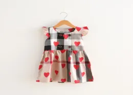 Baby Mädchen Liebe Herz Plaid Druck Kleid Kinder Gitter Fliegende Ärmel Prinzessin Kleider Sommer 2018 Boutique Kinder Kleidung 2 Co8769612