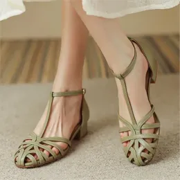 Sandálias Retro Roman Art Style Hollow Sandals Women Saltos grossos verão Novo Thaped Sandals P317