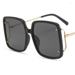 Óculos de sol Moda Mulheres de sol Goggles Oversized Goggles Anti-UV Spectacles Square Ocheeglasses Personalidade Ornamental Adumbral