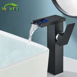 Rubinetto per lavabo a cascata a LED in ottone per montaggio su piattaforma Miscelatore per acqua fredda Rubinetto per gru Motore di flusso per rubinetteria corto o alto 240325