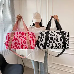 Duffel Taschen 1 PC Mode Reise Duffle Frauen Leopard Big Nylon Tote Fitness Fitnessstudio Ladies Weekendhandtaschen nasses und trockene Trennung