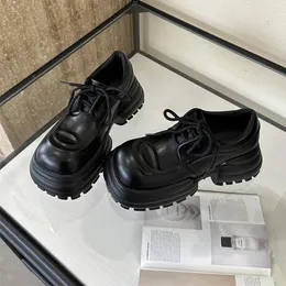 Модельные туфли, лоферы на очень высоком каблуке, женские весенние туфли-лодочки из лакированной кожи на массивной платформе, весна 2024, женские туфли без шнуровки в черной униформе Jk Mary Janes