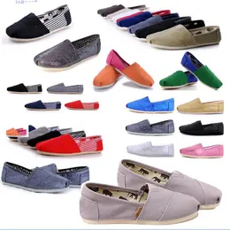 Designer Tom Shoes Flat Shokers confortável para homens Mulheres Casual Sports Shoes Unisex Classics Tom Sapatos Slowers Shoe Slip-On Zapatos Tenis Masculino