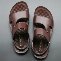 Sandalen Yomior 2021 Neue Strand Sommer Männer lässige Sandalen Vintage Britische echte Leder nicht Klassiker Outdoor -Klassiker Slipon Flip Flop Keil