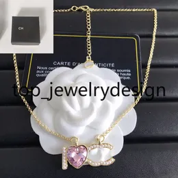 Diamentowe wisiorki sercowe Designer Naszyjniki mężczyzn Mężczyzn Pearl Design Marka biżuteria szyja łańcuch Choker Titanium Akcesoria biżuterii ze stali nierdzewnej Prezenty z pudełkiem