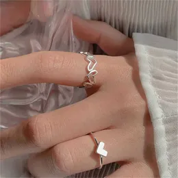 2pcs anéis de casamento cor de prata cor de coração esvoaçante de anel aberto design de anel de moda fofa jóias de amor para mulheres presentes de meninas festa de aniversário ajustável