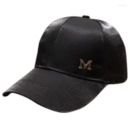 قبعات الكرة القبعات النسائية النسخة الكورية من The Trendy Wild Satin Baseball Cap Fashion Casal M Standard Hat Summer Shade Hip Hip-Hop