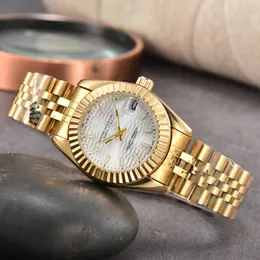 Luxury Men's Watch Designer herr- och kvinnors klockor kvarts vattentätt rostfritt stål safirglas mode män armbandsur #68