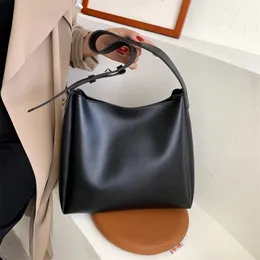 Donne di qualità da donna 2 pezzi/set di una borsa di spalla per acquirente di grande capacità di colore puro cinghia ampia borse in pelle morbida in pelle 240401