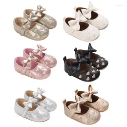 Professionellt handverktyg uppsättningar BMNMSL spädbarn baby flickor prinsessskor hjärta jacquard bowknot non-slip bröllop tofflor bedårande glans yta