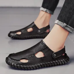 Botlar Erkek Sandalet 2022 Yaz Erkek Plajı Orijinal Deri Ayakkabı Yeni Sıradan Flip Flop Terlik Erkekler İçin Moda Moda Sandal Adam