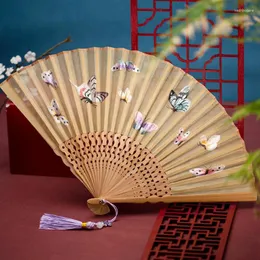 Dekoracyjne figurki składane wentylator chiński styl haft haftowy ręka wentylacja kobiet Abanicos para boda bambus przenośny letni prezent fani