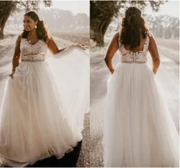 Klänningar plus storlek Aline Wedding Dress Backless Bridal Gown Robe de Soiree de Mariage Lace Applicques Belt Vestidos de Novia Simple