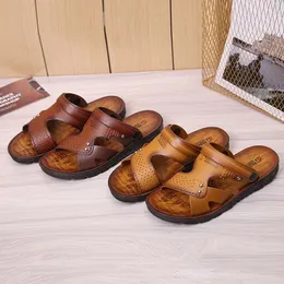 Męskie plażowe buty z otwartymi palcami Sandały Wysokiej jakości Bez poślizgu Kapcie oddychające dwa użycie obuwia męskiego letnie buty na zewnątrz 240322