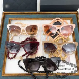 2024 Designer Fashion Luxury Designer Sunglasses New Family Style Square Women's Net Red Pearl Chain Sunglasses CH5487