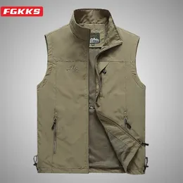 FGKKs Autumn Men Waistcoat Lazer ao ar livre colete de cores sólido colete jovem de meia-idade de meia-idade pescando jaqueta de colete casual masculino 240320