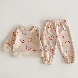 Roupas Conjunto de bebês coreanos 2024 Spring e Autumn Boy's Meny Sweater de suéter de estampa fofa 0-4 Year Girl's Terno de duas peças.