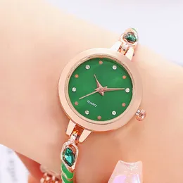 Minimalistisk dragkonst med kvinnors kvartsklocka, NW Oil Dripping Armband Watch, High Eesthetic Value for Women C03