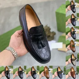 2024 Nya klassiska män Business Luxurious Italian Dress Shoes äkta läder Brock Retro Gentleman Men Designer Loafers Shoes Formal Wedding Bullock Shoes Storlek 4-12