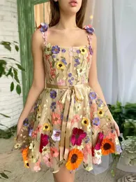 Lässige Kleider 3d Blume Tüll quadratische Hals Mini Sling Kleid Sommer Rückenless A-Line-Kleid Kurzes Vestidos Chic Abend für Frauenparty