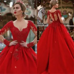 Klänningar anpassade gör långa ärmar röda balklänningar som kastar vneck spetsar applicerade röda puffiga långa arabiska dubai formella festkläder klänningar celeb