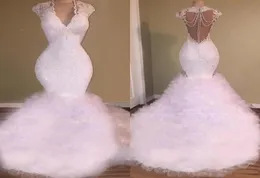 Novo vestido de baile de sereia branca V Apliques de renda de pescoço com miçangas de cristal sem costas Trep tule tulle bufty pomed baile de noite vestidos de noite VES9397209