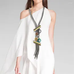 Naszyjniki wiszące bohemian etniczne kobiety gumowe naszyjnik biżuteria moda luksusowy design długi kostium biżuterii z mąki