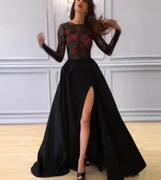 2018 Yousef Aljasmi Arabic Black Prom Dreess Long Sleeve Side Split Dress Evening Evening Wear 3D Floral Appliqued 정식 파티 드레스 7606675