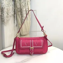 Top -Qualität Frauen Designer -Umhängetaschen mit Lack Finish Buci Handtasche echte Ledermodische Messenger Brieftasche Crossbody Tasche