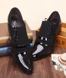 2021 Sapatos de noivo brilhante Inglaterra estilo couros macios Sapatos de negócios de negócios Festa formal de casamento