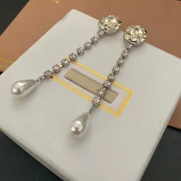 Brincos simples e versáteis Pearl diamante Longo Earclip Personalidade Avançado Água Prata Drop Brincos de moda pendente