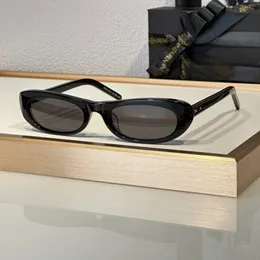 2024 occhiali da sole designer di lusso occhiali da sole in stile ragazza piccante per donne sexy tendenza da uomo regalo per la spiaggia ombreggiatura dei bicchieri polarizzati di protezione UV con scatola