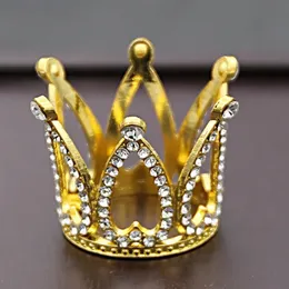 Großhandel kleine Metallkrone für Jungen Mädchen Baby Geburtstag Prom Tiaras Perlen Haarschmuck Baby Kuchen Ornamente Kopfzubehör