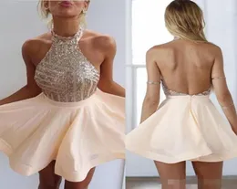 2019 Billig Peach Halter Neck Homecoming Graduateion Dresses Blingbling Sequin Bodice Backless Chiffon Aline Short Prom Cocktail 1762062