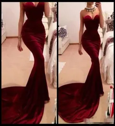 Vendita del 2019 Designer unico Burgundy Mermaid Prom Dress Women Long Train Trenad Vino Red Velvette Evening Party GO6855182