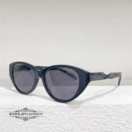 デザイナーサングラス10％オフ高級デザイナーNew Men's and Women's Sunglasses 20％Off Off Fashion Cat Eye Women Ins Online Red同じねじれ脚