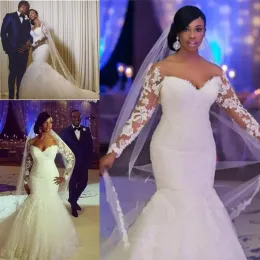 Klänningar 2018 elegant afrikansk offshoulder sjöjungfru bröllopsklänningar långa ärmar spets applikationer rygglösa bröllopsklänningar plus storlek skräddarsydd