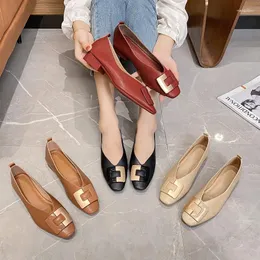 Casual Shoes Woman Square Toe Low Heeled Metal Decoration Red Mary Janes Söt ballerina Kvinnliga lägenheter Elegant Soled Flat