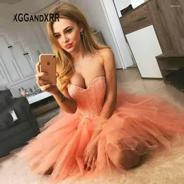 Abiti per feste sexy arancione arancione da ballo 2024 perdono gonna di tulle senza schienale dolce 15 vestito piccolo principessa compleanno di gala di gala formale