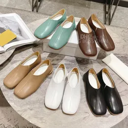 Tabi Loafers toppkvalitet fyrkantiga tå äkta läder platt klänningskor glid på sko semester båtskor lyxdesigner loafers för kvinnors fabrikskor