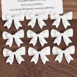 Figurine decorative 5pcs eleganti e stile Shiny Parl White Bow Acrilic Acrilic Flatback Clips Clip Accessori per gioielli fai -da -te fai da te