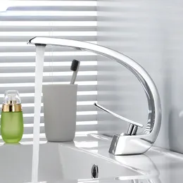 Badrumsvaskar kranar alla kopparbassängkranar med och kallt vatten kreativt tvättkran