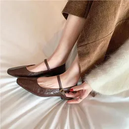 Повседневная обувь Sorphio Fashion Mary Janes Women Flats заостренные пальцы на квадратные каблуки Краткая для роскошных классических британских ретро