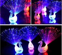 Luzes de anel de dedo do pavão criativo feixes de festas de festa anéis coloridos lâmpadas de fibra de fibra de fibra de halloween suprimentos de festas de halloween pavão pavão2919023