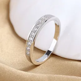 Gioielli di moda minimalista a specchio incrociato, anello di diamanti a fila singola in stile Instagram personalizzato, gioielli in rame ecologici